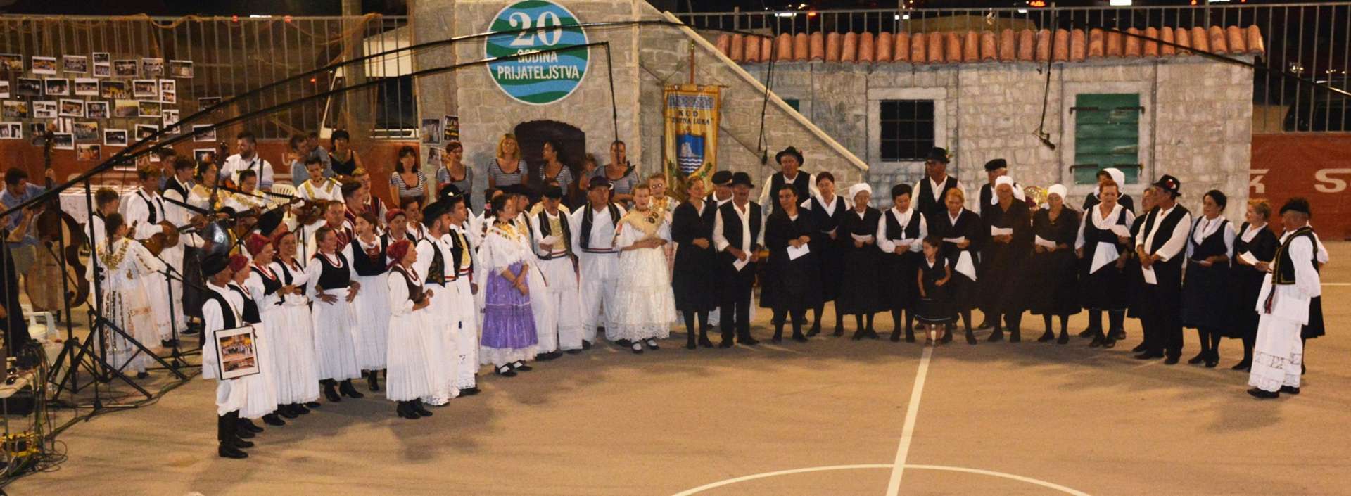 FOLKLORNA VEČER - 
